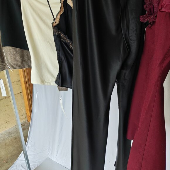 REFORMATION Gale Satin Pant in Black, size S - Picture 6 of 8